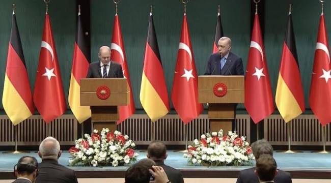 Erdoğan'dan Rusya'dan alınan silahlar sorusuna yanıt: Şartlar ne getirir görmek lazım