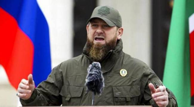 Kadirov: Aşırı milliyetçiler ve şeytanlara karşı savaşacak gönüllü taburu Ukrayna'ya ulaştı