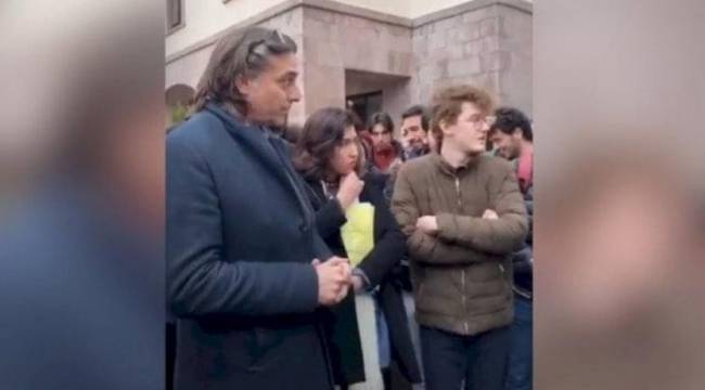 Koç Üniversitesi dekanı öğrencinin üzerine yürüdü: 'Sen ne diyorsun lan!'