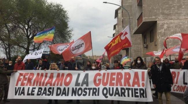 Roma ve Pisa kentlerinde Ukrayna'ya silah tedariki ve NATO'ya karşı eylem