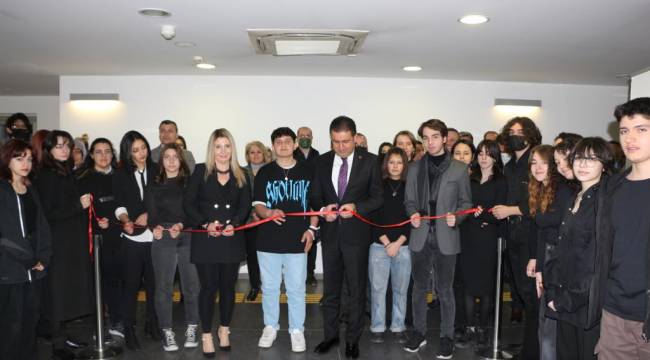 'Röprodüksiyon Minyatür Çalışmaları' Sergisi İzmir İl Milli Eğitim Müdürlüğü Sergi Salonunda Açıldı