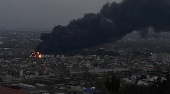 Rusya Lviv'deki askeri yakıt deposunu vurdu