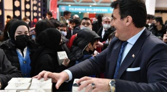 AKP'li Belediye Kosova'da düzenlediği iftarda hediyelik eşyalara on binlerce lira harcamış