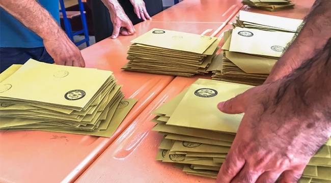 Anayasa Mahkemesi seçim kanunu itirazını kabul etti