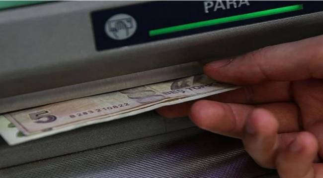 Artan maaşlar, zamlara dayanamadı, sofrada bir kuru ekmekle zeytin kaldı