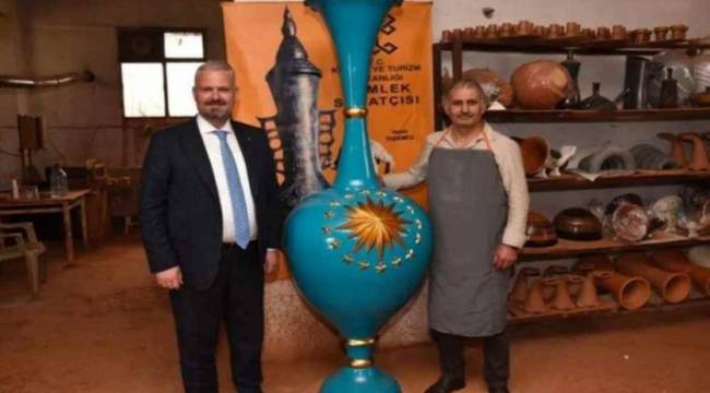 Erdoğan'a 2,5 metrelik vazo hediyesi