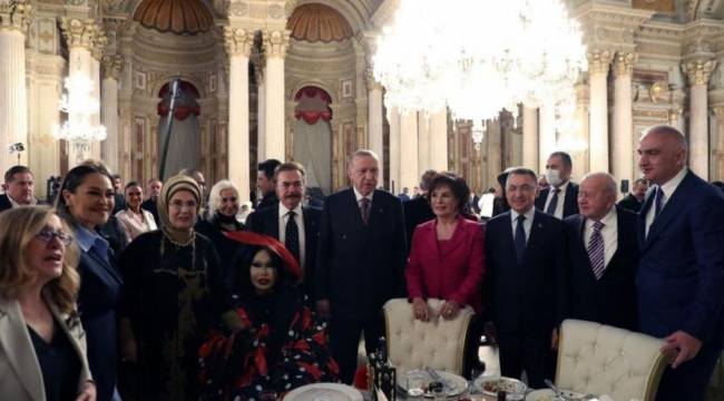 Erdoğan'ın 'sanatçı ve sporcu' iftarına kimler katıldı?