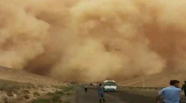 Irak’ta kum fırtınası: Uçuşlar iptal edildi