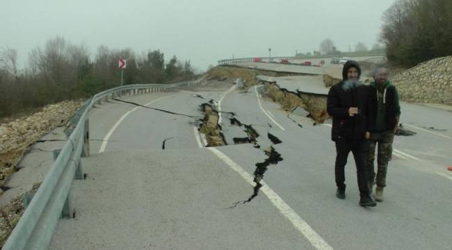 Karadeniz sahil yolunda çökme meydana geldi