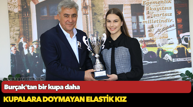 Kupalara Doymayan Elastik Kız