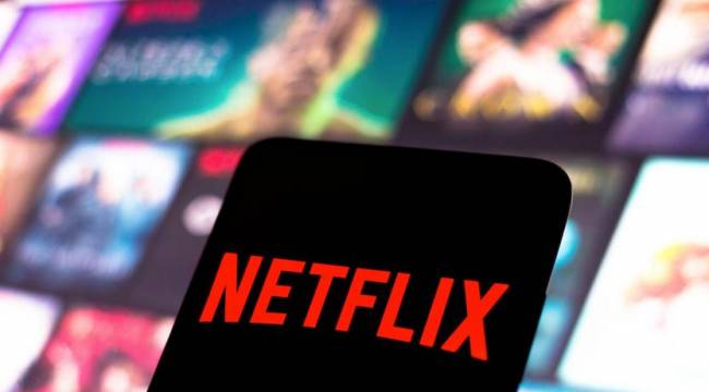 Netflix şifre paylaşanlardan ek ücret almaya hazırlanıyor