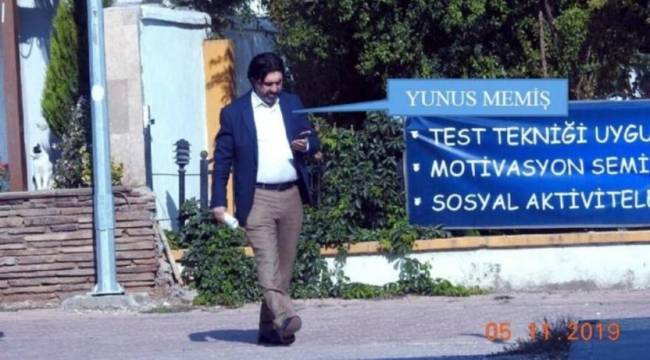 Rüşvet parasıyla hacca gitti, kadın öğretmenlerin odasına kamera koyup şantaj yaptı