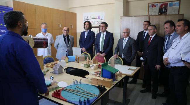 Yentür, Bayraklı Nuri Atik Mesleki ve Teknik Anadolu Lisesini Ziyaret Etti