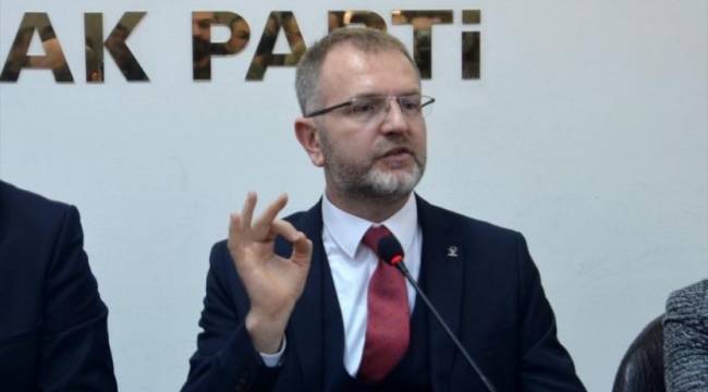 AKP il başkanı bayramlaşma etkinliğinde istifa etti