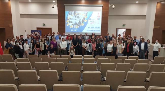 İzmir İl Milli Eğitim Müdürlüğü, Okul, Yetişkin Eğitimi ve Mesleki Eğitim Akreditasyonu Açılış Toplantılarını Gerçekleştirildi