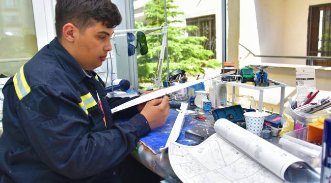 Maket Tutkunu Aliağalı Devrim Baran Gündüz Türkiye 1’incisi Oldu