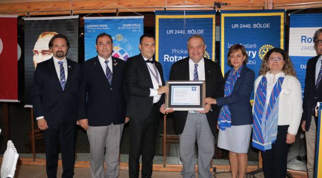 PHOKAİA ROTARY KULÜBÜ ULUSLARARASI TANINMA BELGESİNİ TÖRENLE ALDI