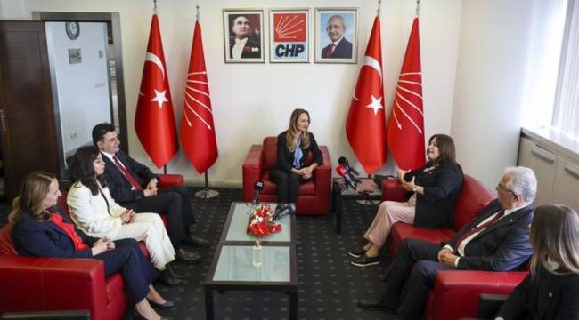 Siyasi partiler arası bayramlaşma yüz yüze ve video konferans ile gerçekleşti