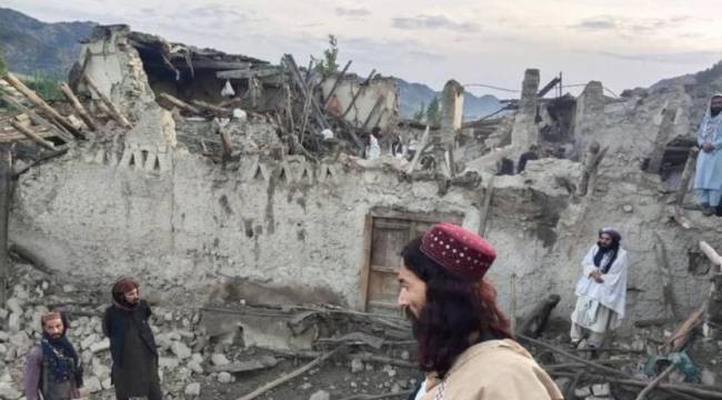 Afganistan'da deprem: En az 280 kişi yaşamını yitirdi