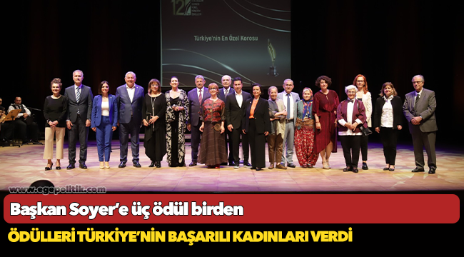 Başkan Soyer’e üç ödül birden