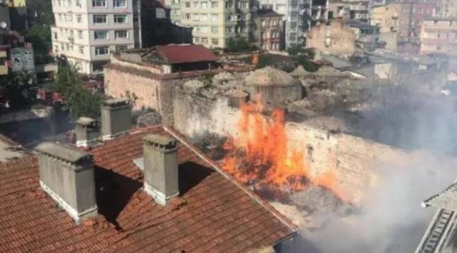 İstanbul Emniyet Müdürlüğü deposunda yangın