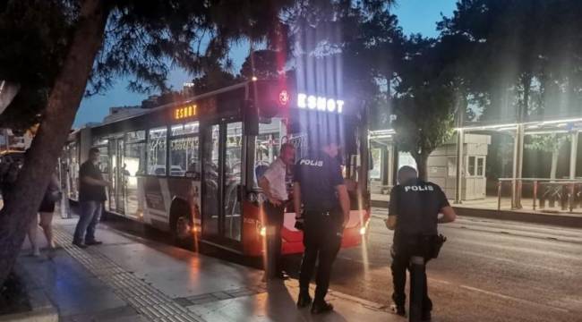 İzmir’de belediye otobüsüne mermi isabet etti
