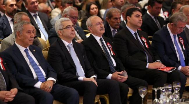 Kılıçdaroğlu: Sayın Arınç ile tokalaştık