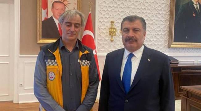 Koca eylem yapan ambulans şoförüyle görüştü: 'Bazı şeyler konuşulduğu yerde kalmalı'