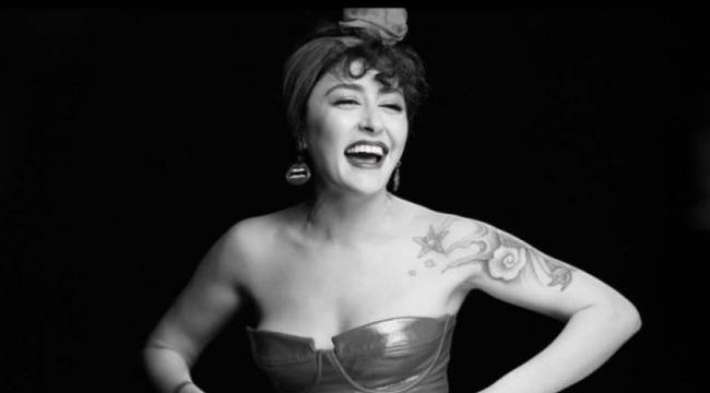 Melek Mosso'dan 'Bozulur yasaklar kurallar' paylaşımı