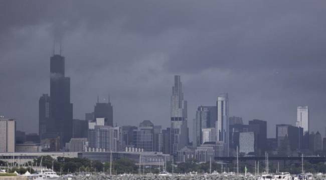 Şikago'da siren sesleri durmadı: Kasırga nedeniyle uçaklar inemedi