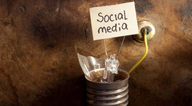 Sosyal medya yasasının ilk 15 maddesi komisyonda kabul edildi