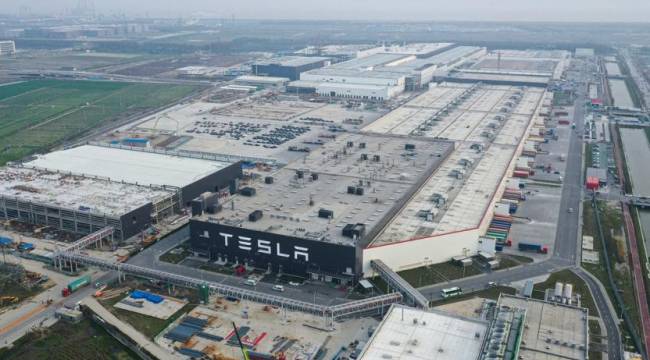 Tesla 200 çalışanını işten attı