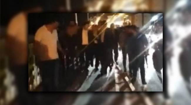 AKP’li Savcı Sayan uzun namlulu silahlarla yürüdü