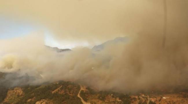 Datça'da yangın devam ediyor: 'Marmaris yangınını geçeceğini düşünüyorum'