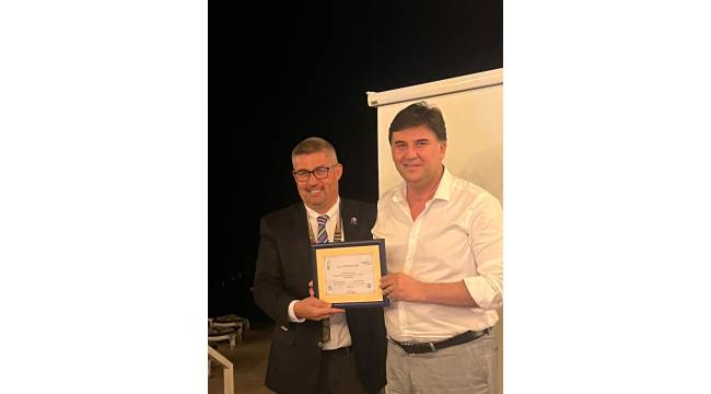Fethiye Rotary Kulübü’nden Başkan Karaca’ya plaket