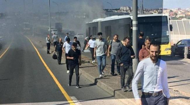 İstanbul'da metrobüs yangını