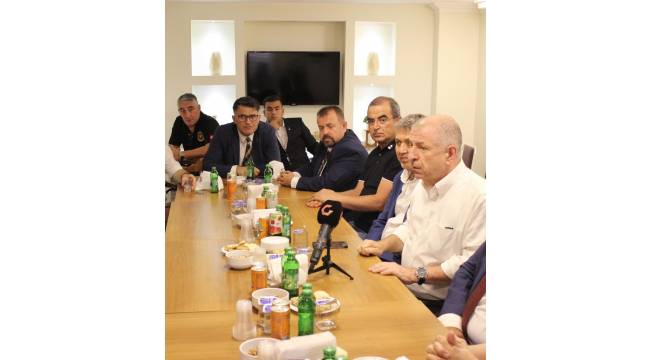 Özdağ, "Hiç kimsenin Türk Milleti'ne yalan söylemeye hakkı yoktur"