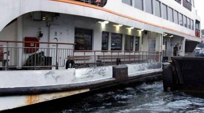Şehir hatları vapuru iskeleye çarptı: 3 kişi yaralandı