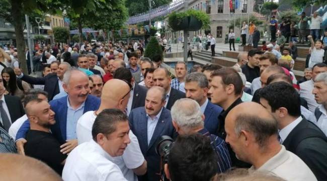 Trabzon'da Bakan Mustafa Varank'a zam tepkisi