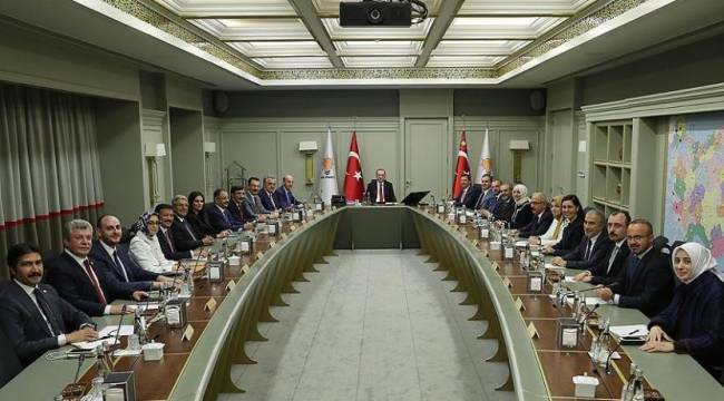 AKP MYK bugün toplanıyor: Talepler Erdoğan'a sunulacak