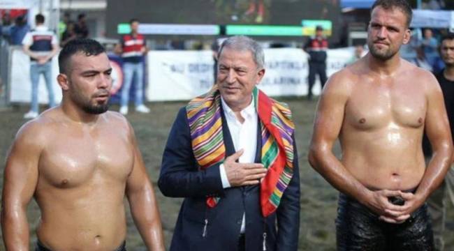 Bakan Akar: Pehlivanlarımız meydanlarda Türk'ün gücünü gösteriyor