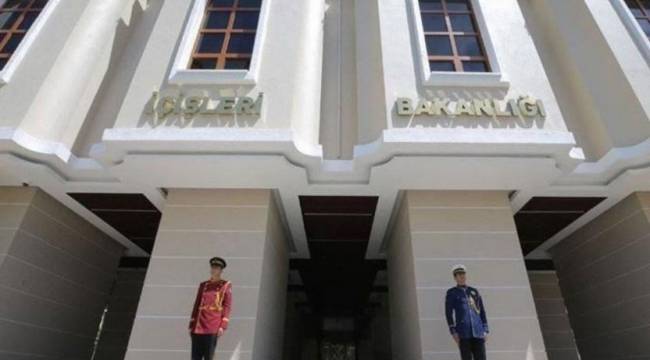 Bakanlıktan yönetmelik değişikliği: Bayanlar saç modelleri ve renklerinde abartıya kaçamaz