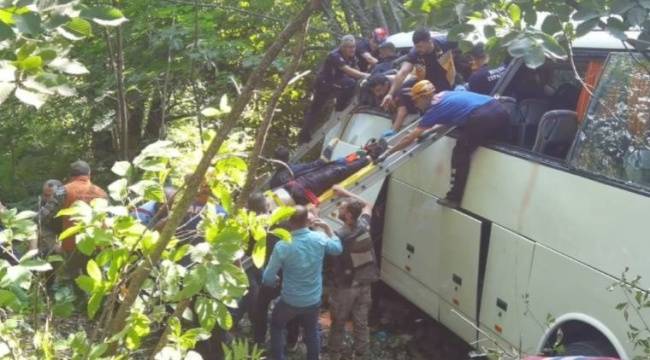 Bursa'da tur otobüsü devrildi: Ölü sayısı 3'e yükseldi