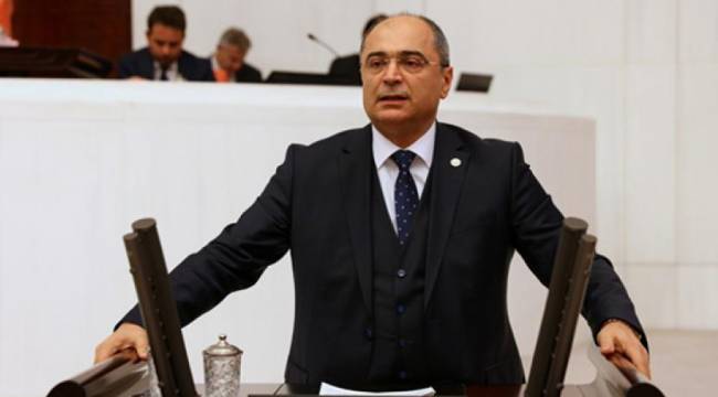 Cumhuriyet yazarından Devrim kanuna 'kadük' diyen CHP'li vekile: Dönek solculuk, liberal aymazlık