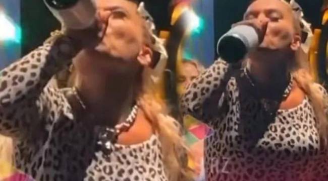 Demet Akalın beğenmediği şampanyayı garsonun üzerine döktü