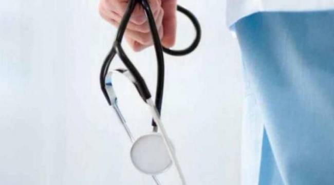 Hekimler ülkeyi terk etmeye devam ediyor: Temmuz ayında rekor kırıldı