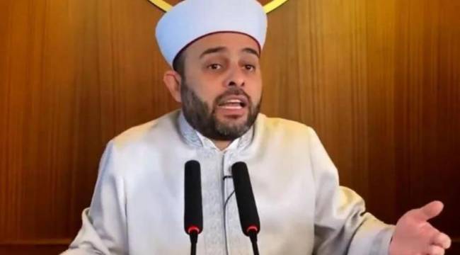 İmam Konakçı Cem Yılmaz'ı da hedef aldı: 'Alkış tutan dinden çıkmıştır'