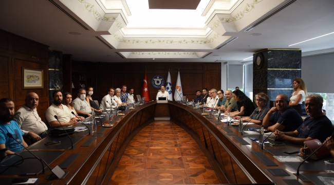 İzmirli kozmetikçiler dünyaya açılmaya hazırlanıyor