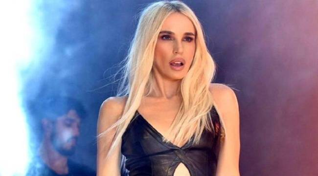 Ünlü şarkıcı Gülşen tutuklandı