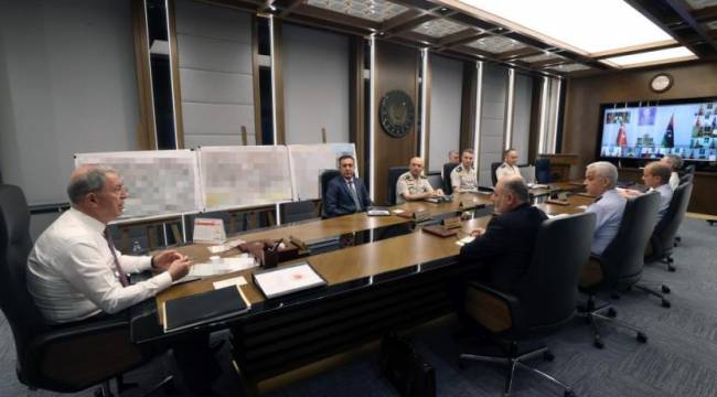 Bakan Akar: Devlete, millete ve TSK'ya dil uzatanları bizim kabul etmemiz mümkün değil